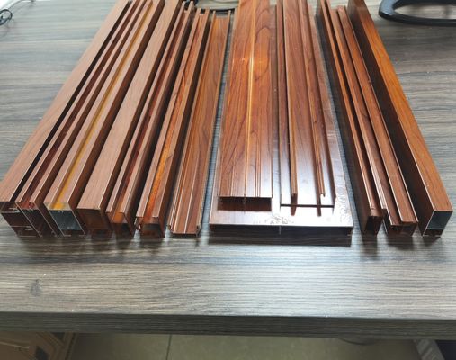سعر جيد L20 و L25 الألوان الشائعة الملفات الشخصية الألومنيوم للنوافذ والأبواب متصل